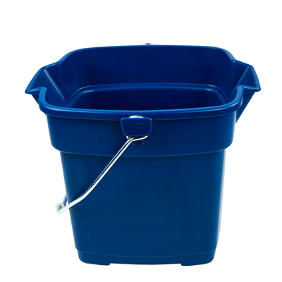 rubbermaid plastic buckets