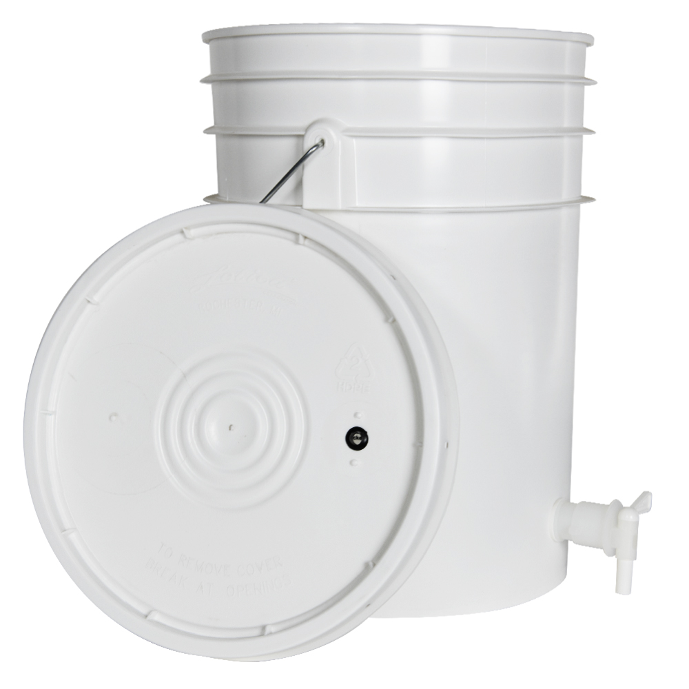 White 6 Gallon Tamco Fermentation Bucket With Spigot Lid U S   17182psku 